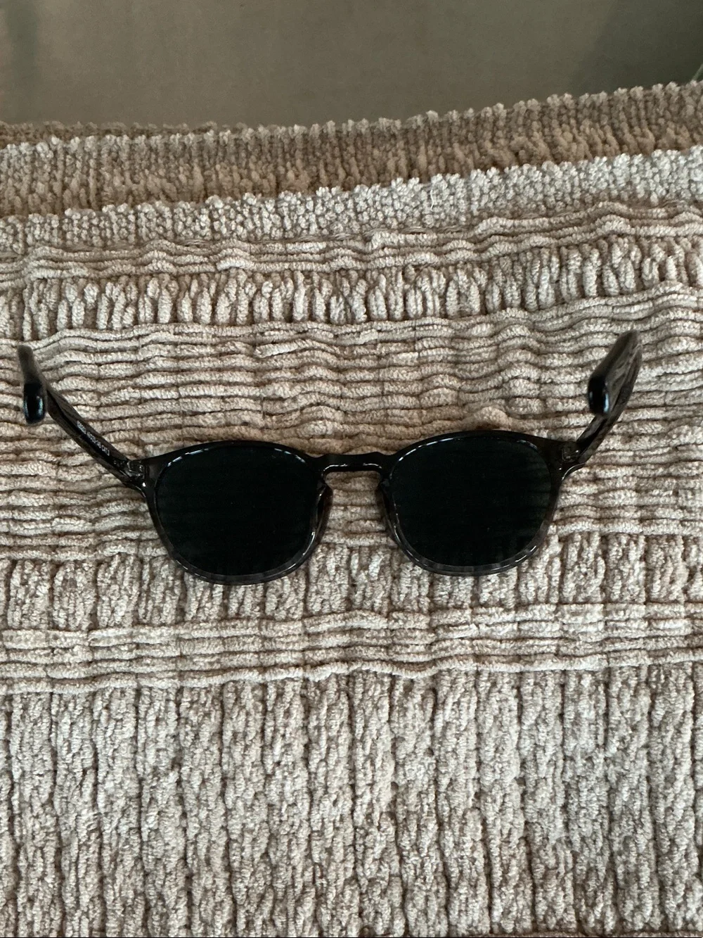 Men's Black Round Sunglasses — Minimal Matte Design